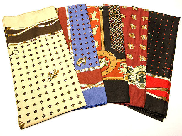 Scarf “Horses”.