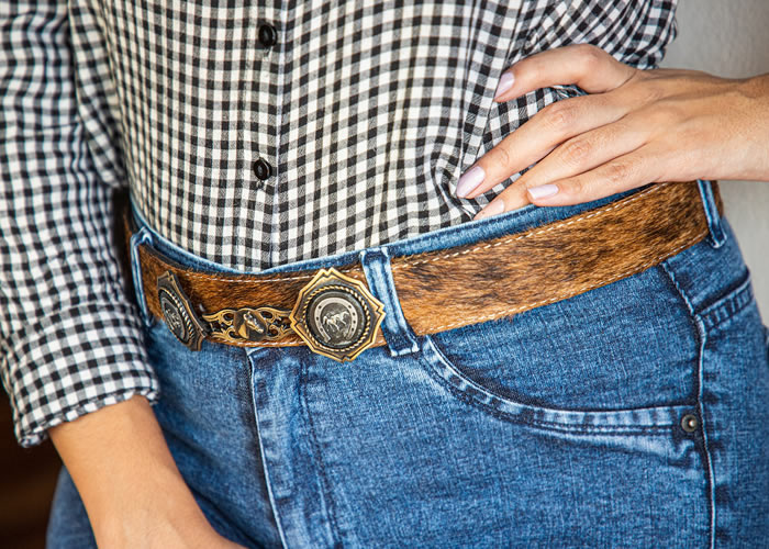 Cowhide lady belt with cufflinks.