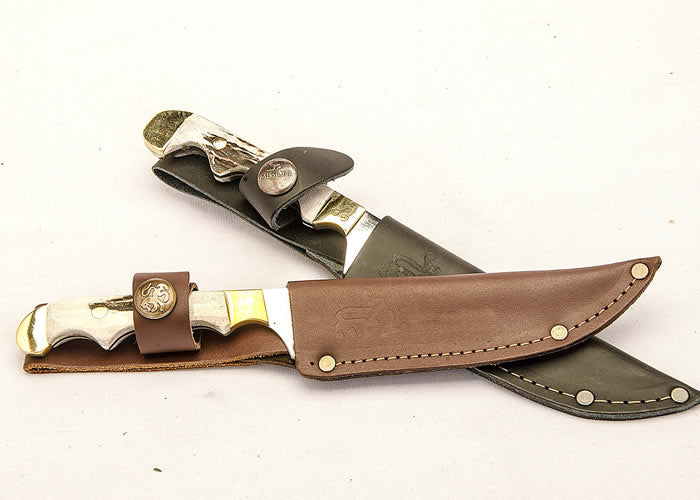 Handgrip’ stag horn knife.