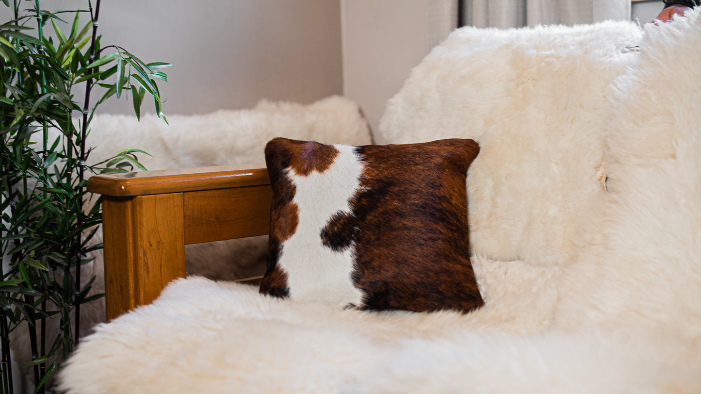 Cowhide leather cushion. ALM 01