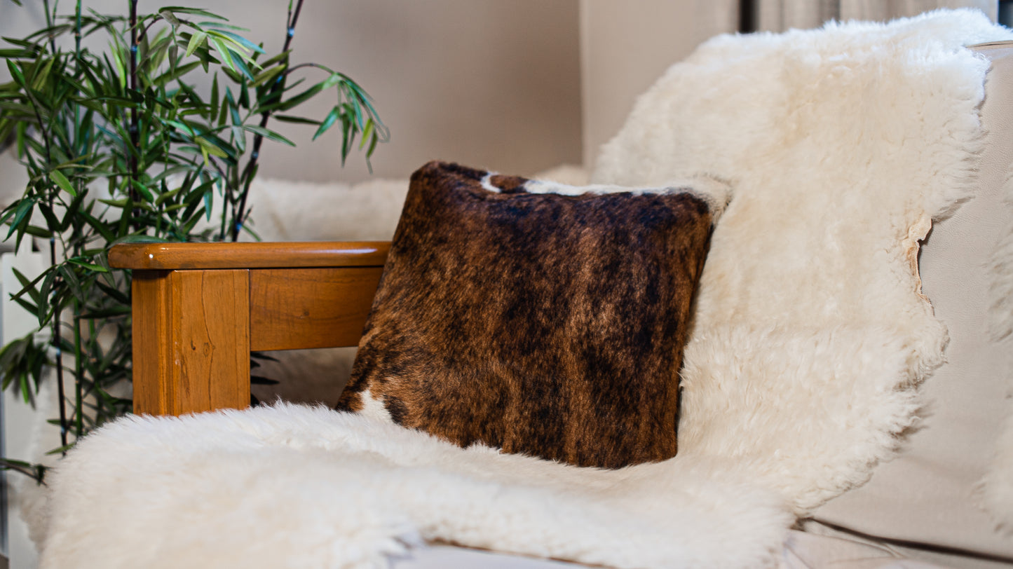 Cowhide leather cushion. ALM 01