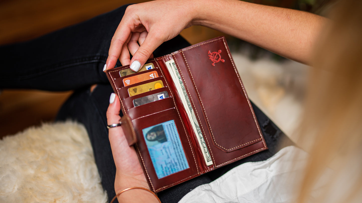 Ladies” Pampa” wallet, tri-folder design .