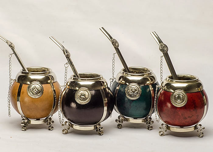 Mate gourd “Calabaza”with alpaca metal and straw.