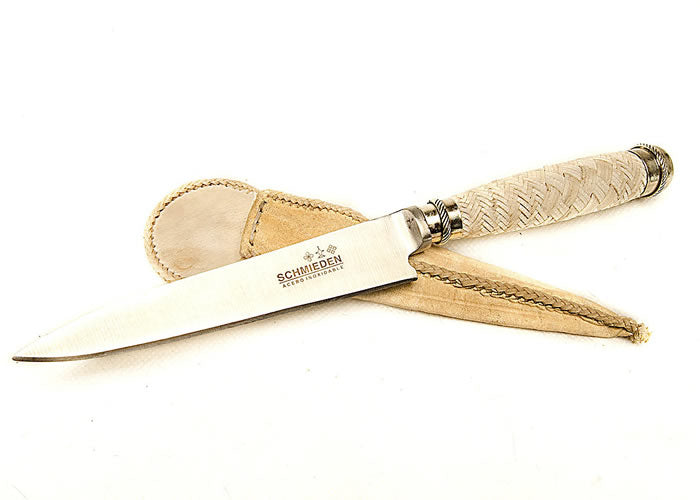 Hand woven knife with ‘Alpaca handle’.