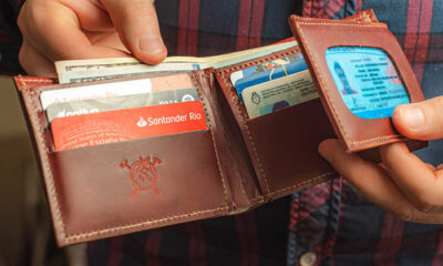 Men’s “Cowhide” wallet with double card slot and window ID section.
