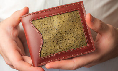 Men’s “Grained” wallet with double card slot and window ID section.