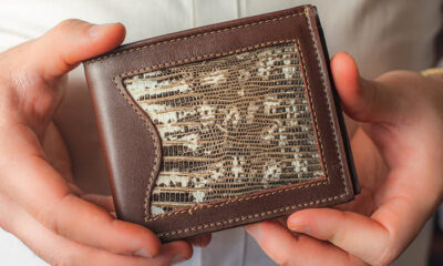 Men’s “Iguana” wallet with double card slot.