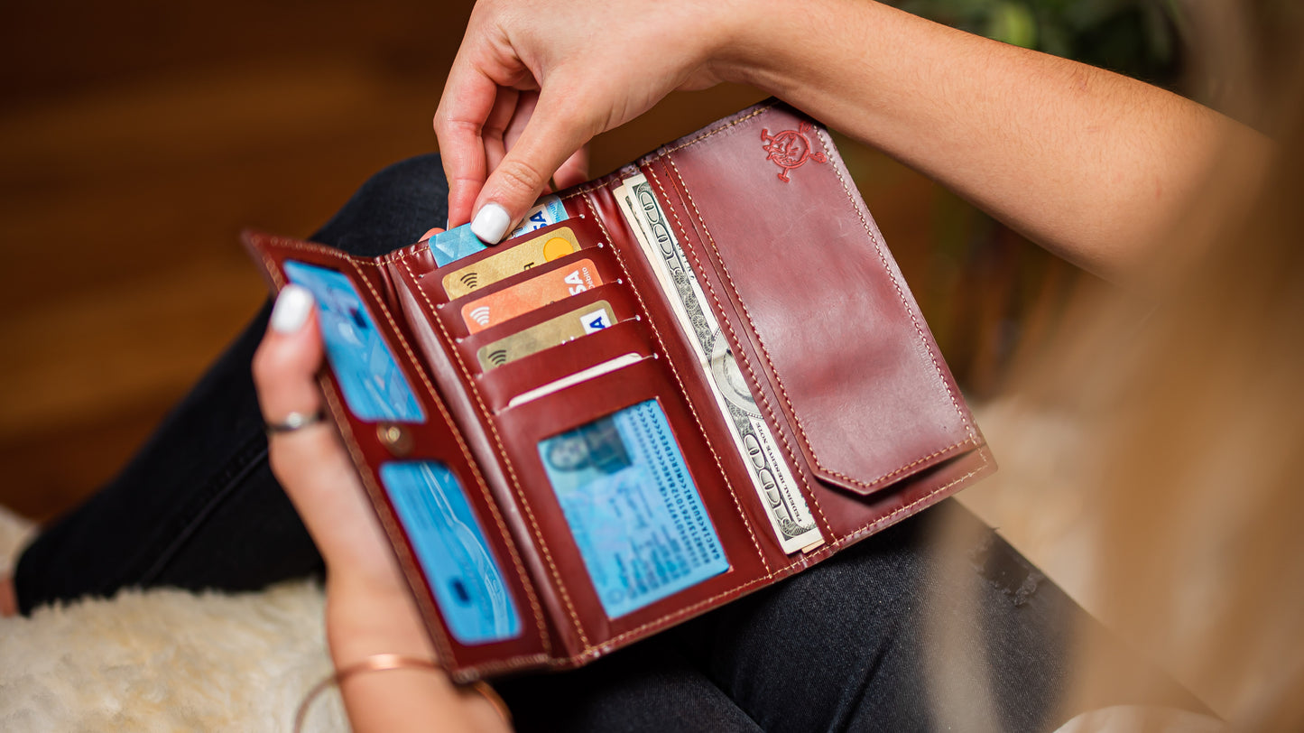 Ladies” Cowhide” wallet, tri-folder design .