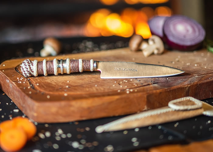 Hand woven knife with “Alpaca ring”.